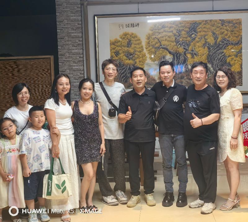 Công ty Voles nồng nhiệt chào đón đối tác Mỹ lâu dài của mình để ghé thăm và cùng thảo luận về sự đổi mới và nâng cấp các sản phẩm kem tay